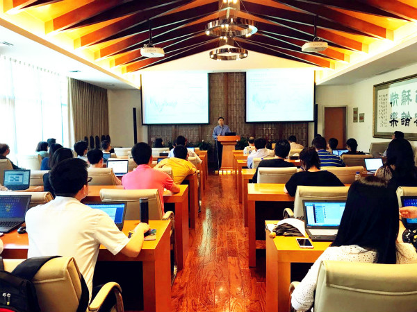 天堂硅谷舉辦“中國經(jīng)濟(jì)格局和政策判斷分享”培訓(xùn)
