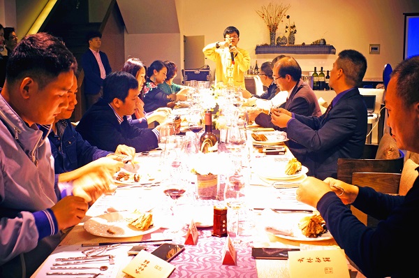 致“蟹”老友——天堂硅谷舉辦中西合璧答“蟹”宴